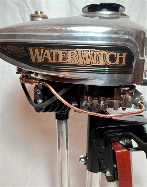 Watrr witch outboarx motor